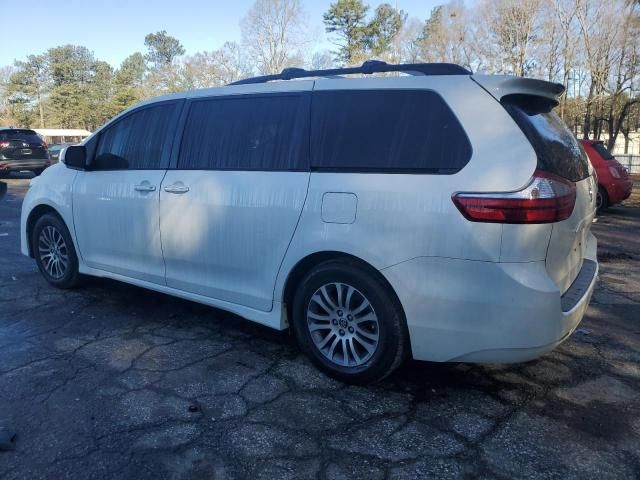 2018 Toyota Sienna XLE