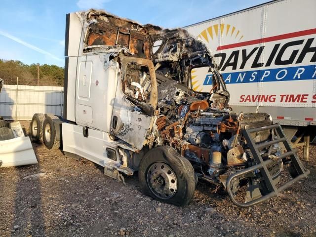 2020 Freightliner Cascadia 116