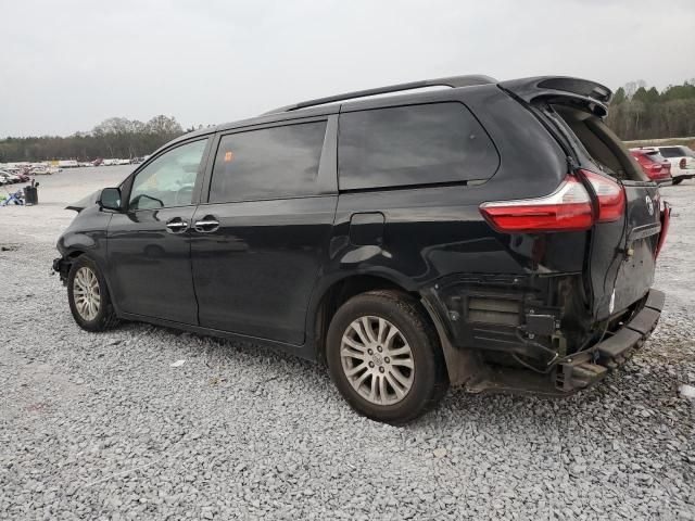 2017 Toyota Sienna XLE