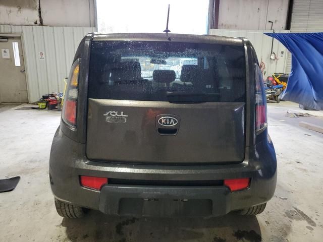 2010 KIA Soul +