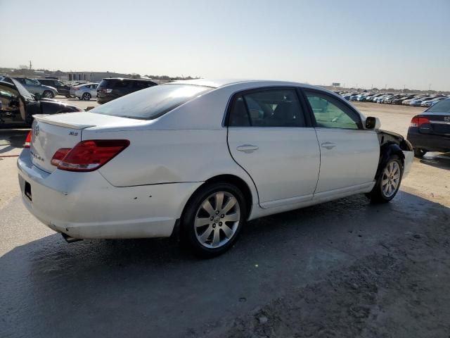 2005 Toyota Avalon XL