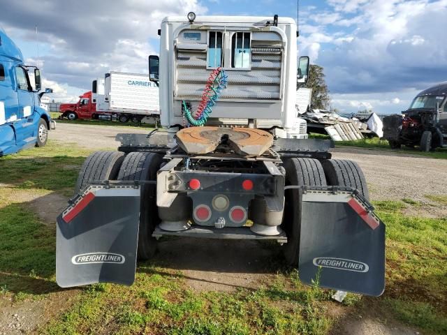 2014 Freightliner Cascadia 113 Semi Truck