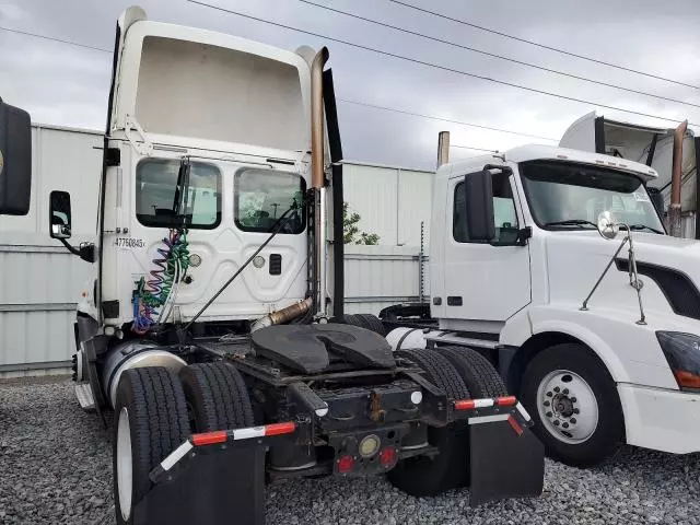 2016 Freightliner Cascadia 125 Semi Truck