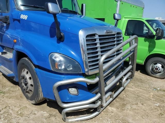 2017 Freightliner Cascadia 125 Semi Truck