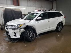 Salvage cars for sale at Elgin, IL auction: 2017 Toyota Highlander SE