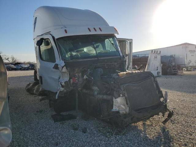 2019 Freightliner Cascadia 126