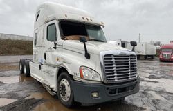 Salvage trucks for sale at Woodburn, OR auction: 2016 Freightliner Cascadia 125