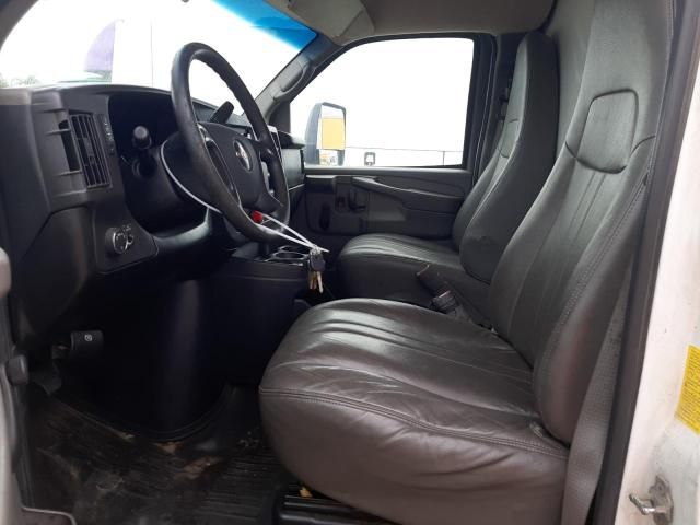 2010 GMC Savana Cutaway G4500