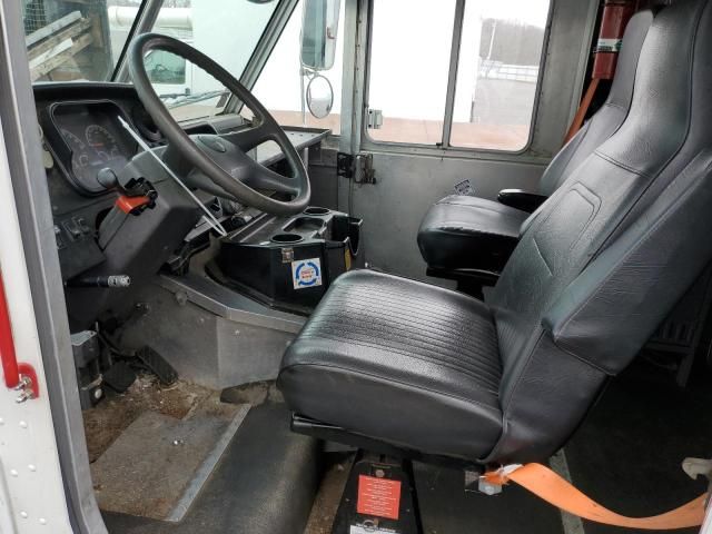 2016 Freightliner MT45 Service Truck