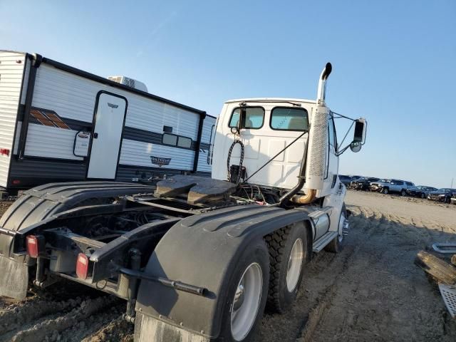 1998 Ford LA9000 Semi Truck