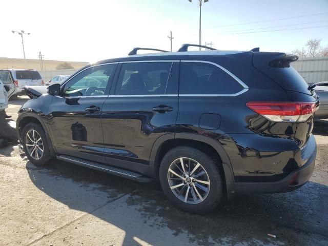 2019 Toyota Highlander SE