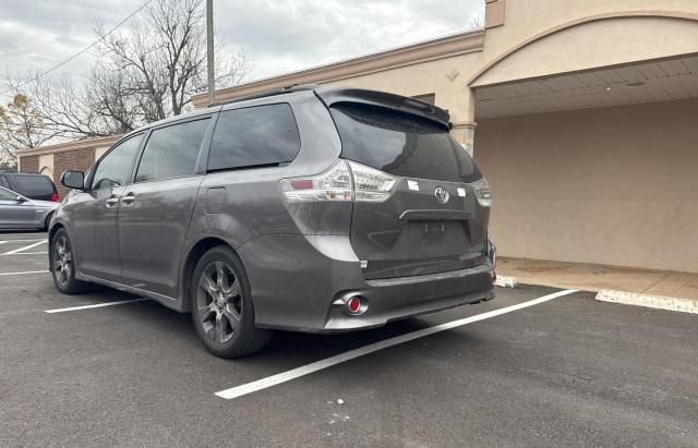 2015 Toyota Sienna Sport