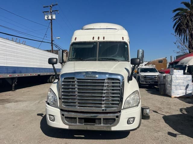 2015 Freightliner Cascadia 125