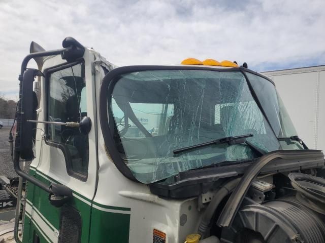 2018 Mack CXU613 Semi Truck