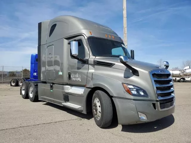 2021 Freightliner Cascadia Semi Truck