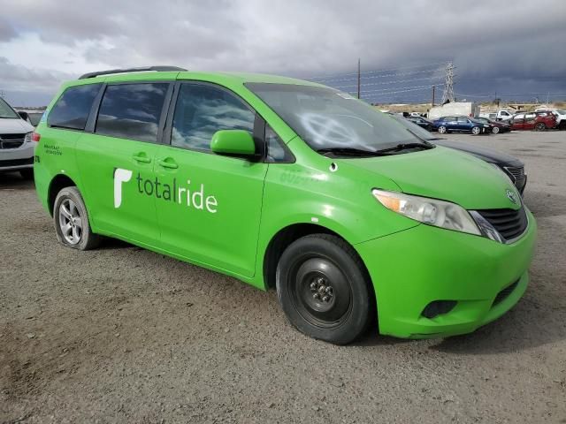 2013 Toyota Sienna LE