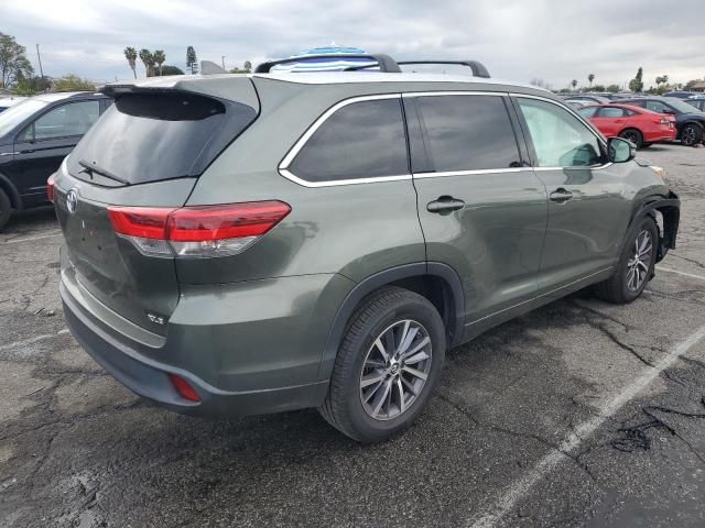 2017 Toyota Highlander SE