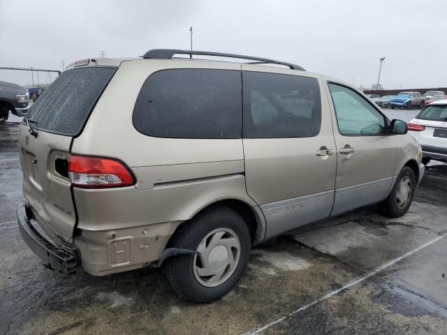 2001 Toyota Sienna LE