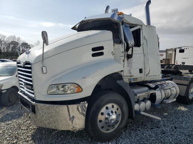 2013 Mack 600 CXU600