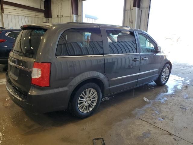 2015 Chrysler Town & Country Touring L