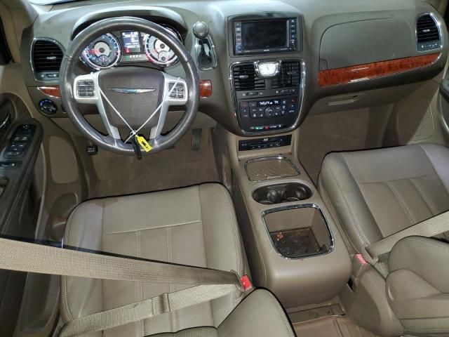 2014 Chrysler Town & Country Touring L