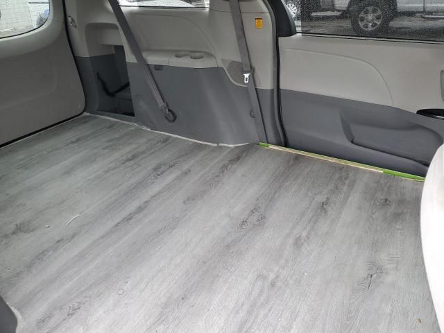 2013 Toyota Sienna LE