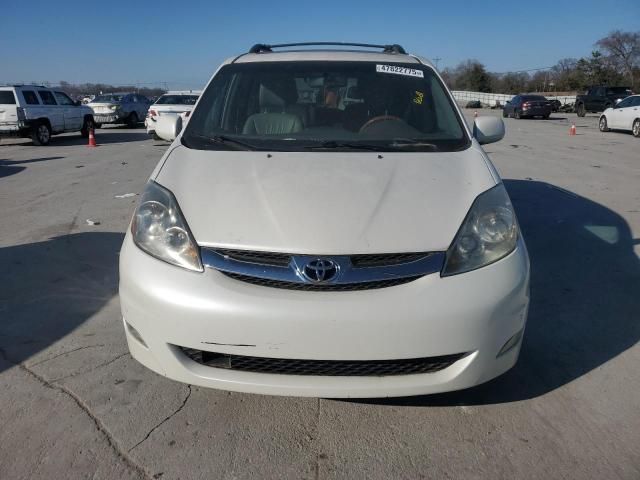 2010 Toyota Sienna XLE