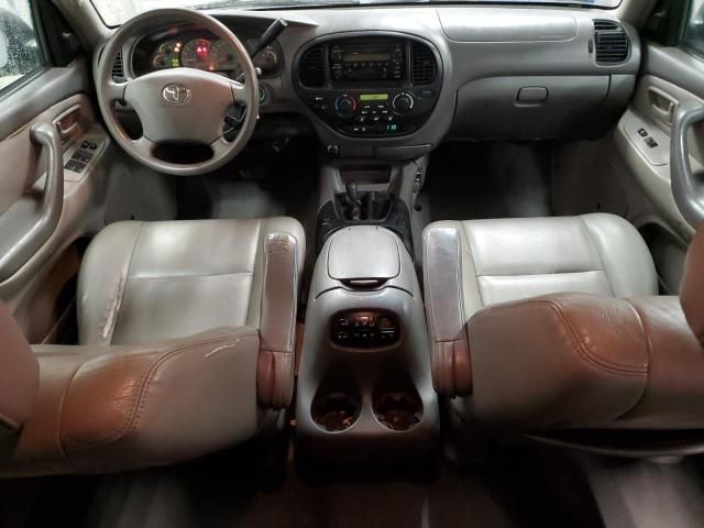 2004 Toyota Sequoia SR5