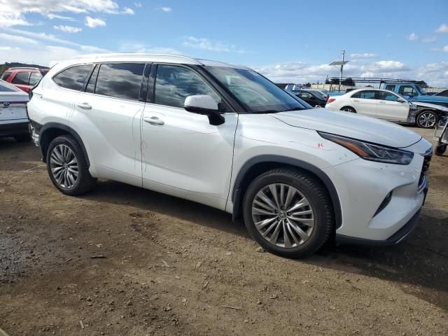 2022 Toyota Highlander Platinum