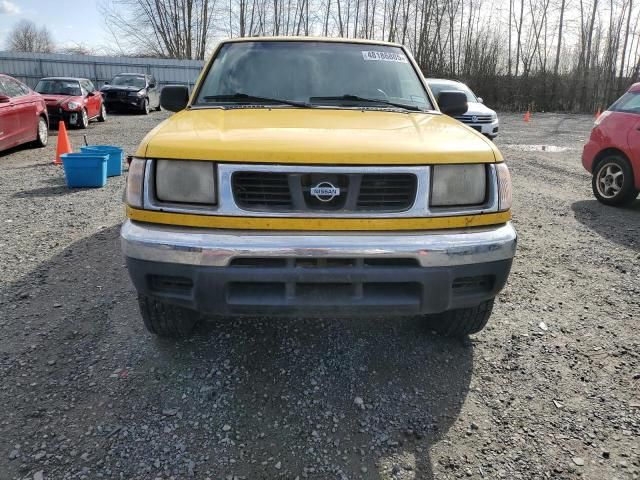 2000 Nissan Frontier Crew Cab XE