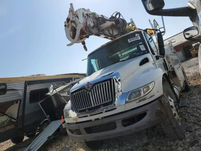 2011 International Durastar 4400 Digger Derrick Truck