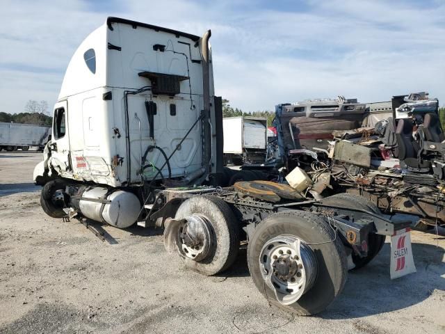 2015 Freightliner Cascadia 125 Semi Truck