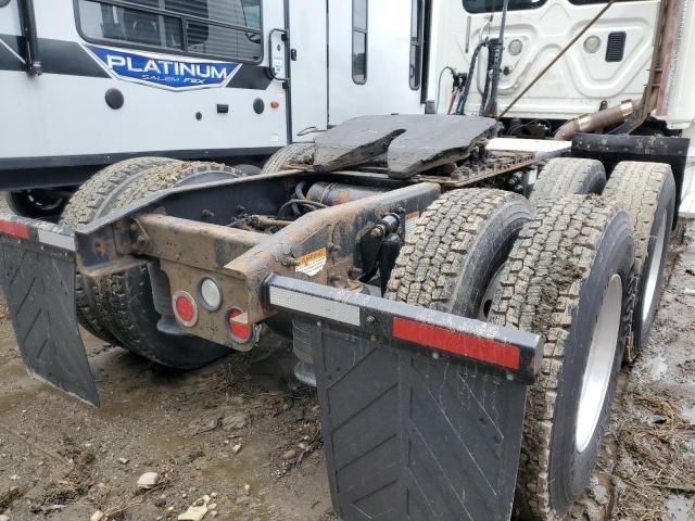 2012 Freightliner Cascadia 125