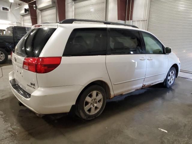 2004 Toyota Sienna XLE