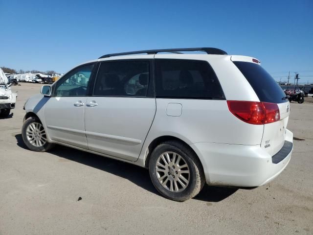 2010 Toyota Sienna XLE