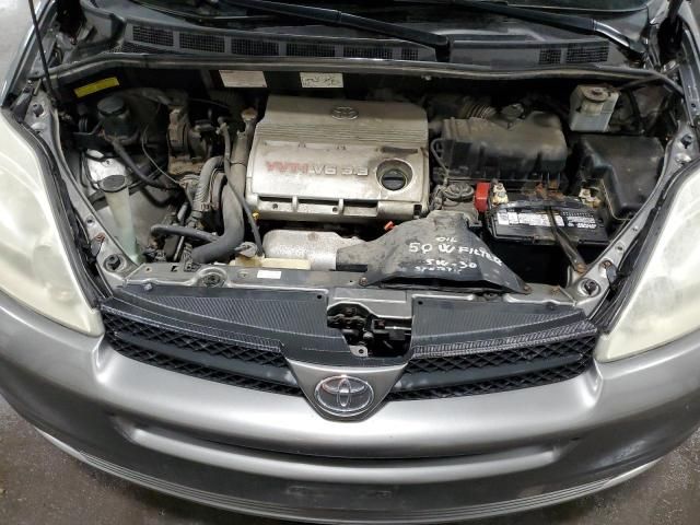 2005 Toyota Sienna XLE