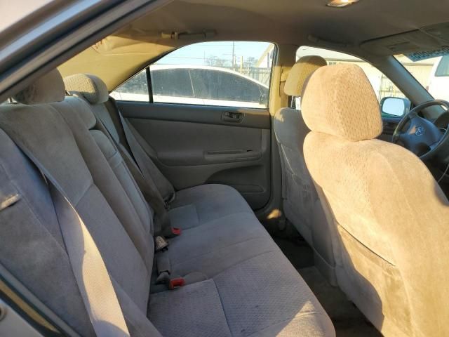 2004 Toyota Camry LE