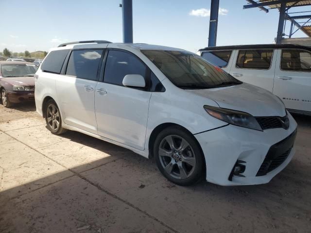 2019 Toyota Sienna SE