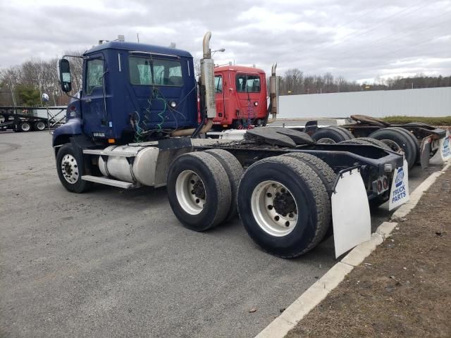 2005 Mack 600 CX600