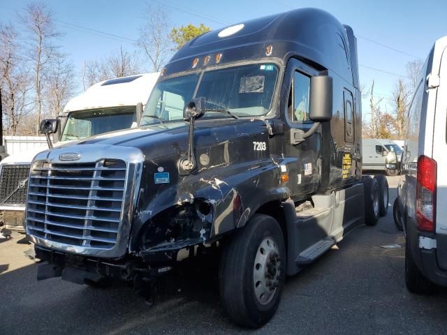 2017 Freightliner Cascadia Semi Truck