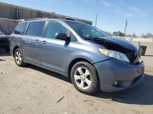 2017 Toyota Sienna XLE