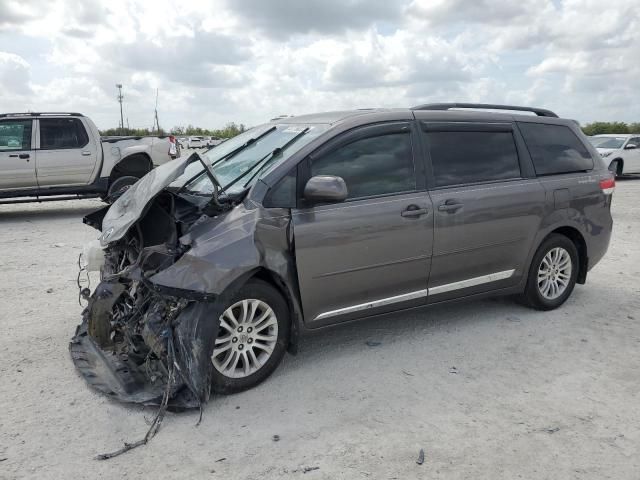 2013 Toyota Sienna XLE