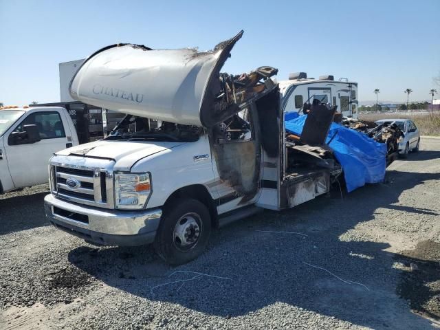 2013 Ford Econoline E450 Super Duty Cutaway Van