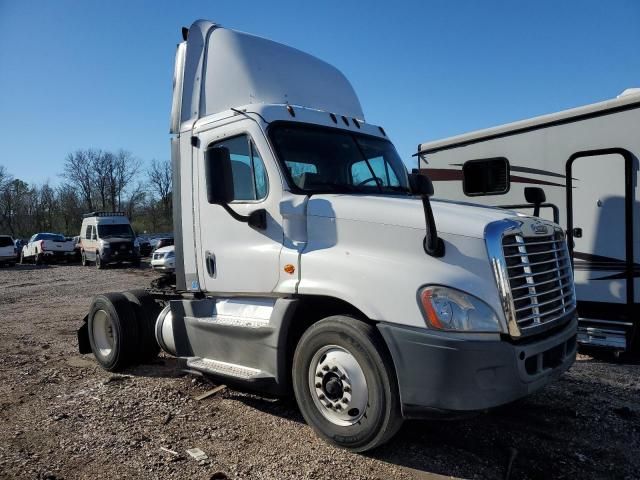 2016 Freightliner Cascadia Semi Truck