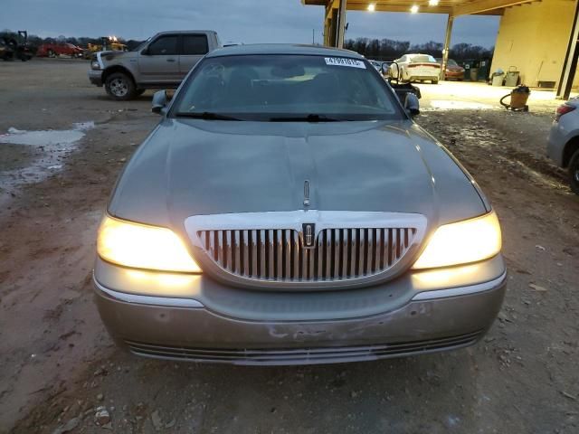 2004 Lincoln Town Car Executive