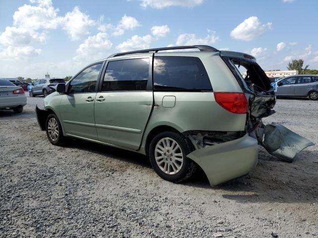 2010 Toyota Sienna XLE