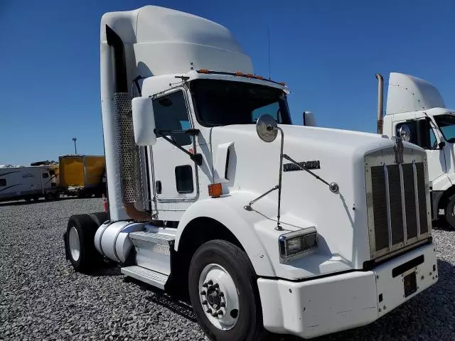 2009 Kenworth T800 Semi Truck