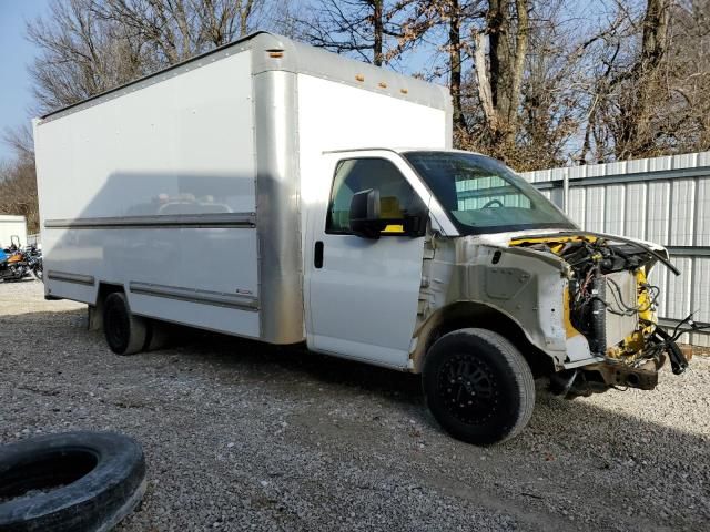 2012 GMC Savana Cutaway G3500