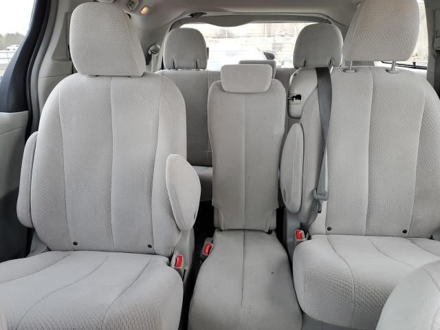 2013 Toyota Sienna LE