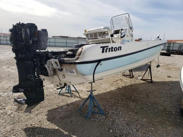 2013 Triton Boat